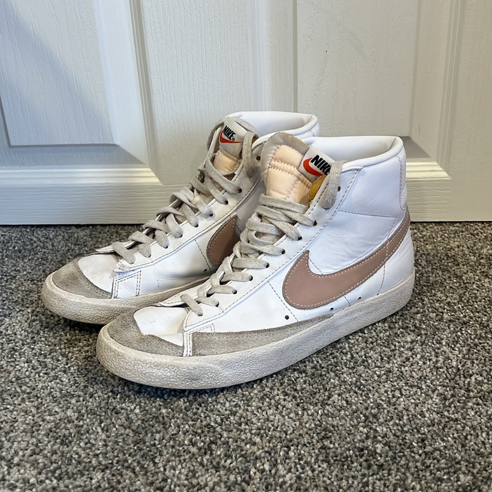 Nike Blazer Mid '77
Women's Shoes / sneakers